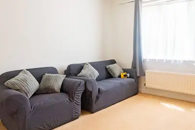 Image de The House in Defoe Rd - 3br 1bath w/ Free Parking