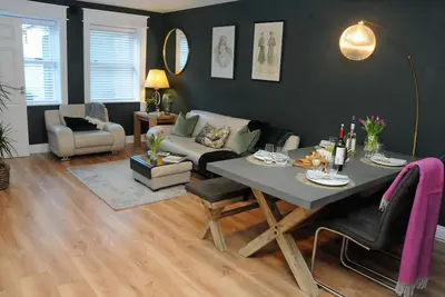 Image de Charming apartment in the centre of Bantry town with a shared courtyard.