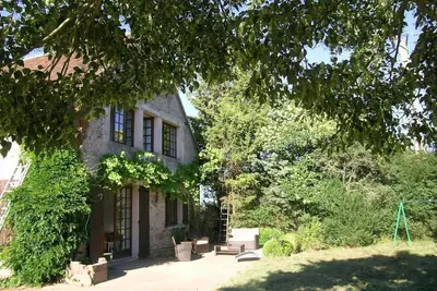 Image de Grande maison avec cheminée et jardin à Bressolles