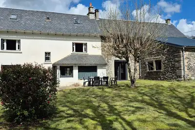 Image de Maison Auvergnate Spacieuse 170m² - 8 Pers - Nature au Parc des Volcans
