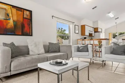 Image de Upstay Stylish 3br Family-Friendly Retreat w Patio