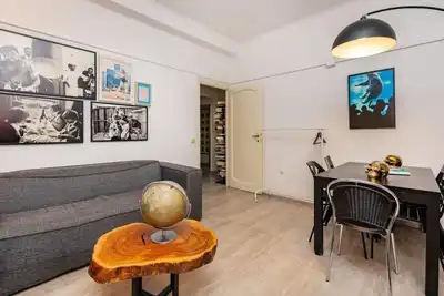 Image de Loquat House by Rentbeat