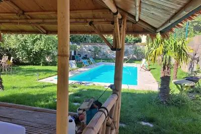 Image de Chalet et paillote à la belle étoile métro 14 L'Haÿ-les-Roses