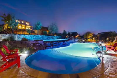 Image de Resort Lakefront Cabin w/ Dock, Pools & Views