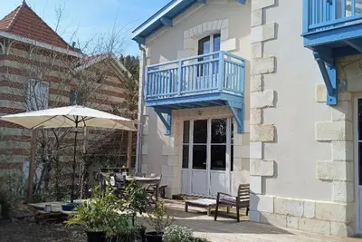 Image de Villa pour 6 personnes au coeur de la Ville d'Hiver, à 15 min à pied de la plage