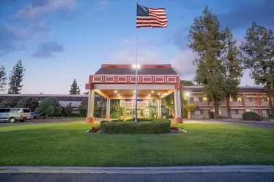 Image de Fly In, Rest Easy – 2 Budget-friendly Units Close to Airport
