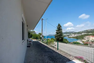 Image de Sea-View Holiday Home Just 50m from the Beach