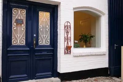 Dog-friendly vacation home near Pater Karel Chapel & off-leash dog area