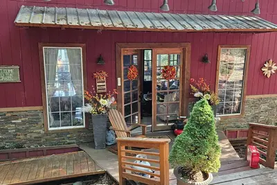 Image de Charming 1+-bedroom cabin in marvelous West Jefferson with incredible views