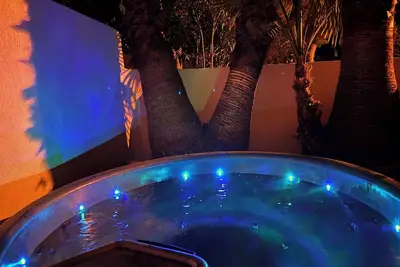 Image de Casa Jungle, Jacuzzi, Sauna, table de massage en bord de mer