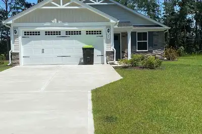 Image de Charming 2-bedroom house in Tabor City with WiFi andAC. Covered Back Porch.