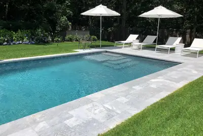 Image de Prestine 5-bedroom house in East Hampton, walk to town and ocean beaches.