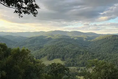 Image de Big Views & Seclusion at Chalk Dust Overlook - Newly Renovated Cabin in Purlear