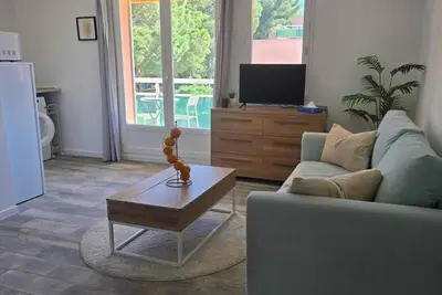 Image de Charmant appartement climatisé avec balcon orienté sud-est à Bormes-les-Mimosas