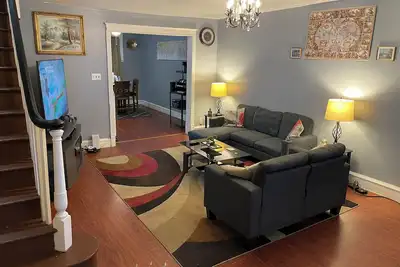 Image de Cozy Event House - Bdays, Showers - Gather - Party- 4br Home - Max 16 Guests