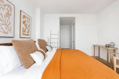 Image de 2 beds 1. 5 bath stunning views to Empire State