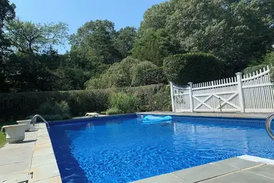 Image de East Hampton / Springs. Charming 4 & a half bedroom house with pool.