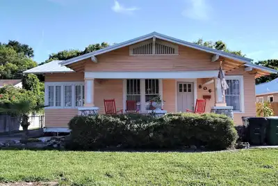 Image de Historic 1918 Bungalow in charming Seminole Heights