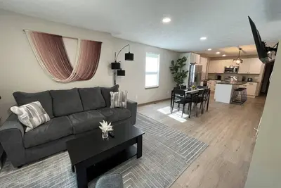 Image de The Platinum House A Central Modern Stay Spacious 5-bedroom Sleep 11 House
