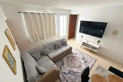 Image de Camila's Getaway - Charming 2-bedroom house with WiFi, Ac in Salinas