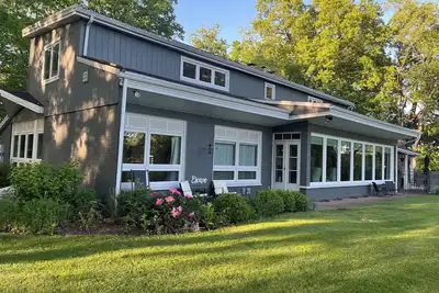 Image de 3-bedroom. Park-like private setting. Pool. 40 min from Oakmont, Pa Us Opener.