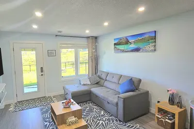 Image de 2br, 1. 5Bath, Full Kitchen+Coffee, Ravine View.