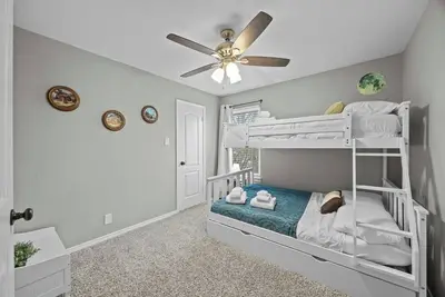 Image de Spacious Family/Work-Friendly 4br Near Biz Center!