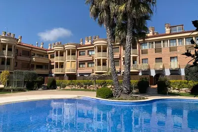 Vivez le charme dans cet appartement tout confort, spacieux, avec piscine et terrasse ensoleillée ☀️🌿