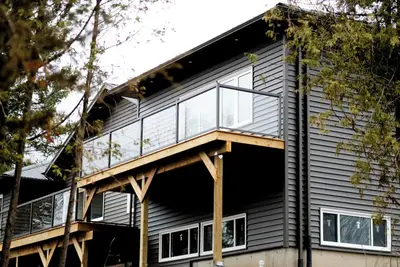 Image de Luxury retreat in Trent River, Ontario - Three Fires Chalet