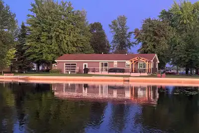 Image de Over 200’ of lakefront all sand on Washington lake with a view of Shawano lake!