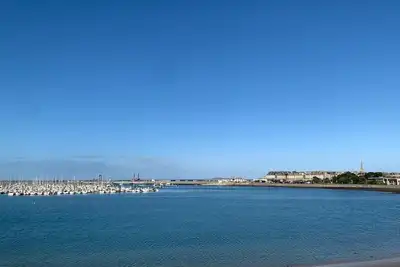 Image de Maison les pieds dans l'eau à Saint-Malo, réveillez-vous face à la plage!