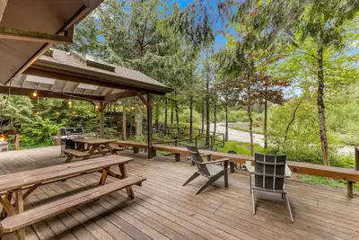 Image de 5Bedroom 3bathroom Riverfront Dog-friendly Hot Tub