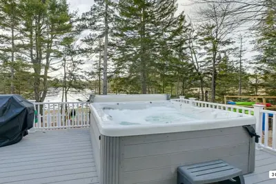 Image de Waterfront HotTub Kids Pets Compound! [Ocean Oasis]