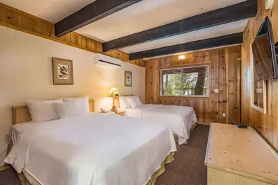 Image de Delight in Lake Activities at Cozy Chalet Near Yosemite, Perfect Outdoor Thrill