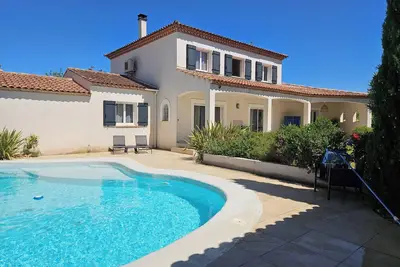 Image de Maison provençale idéale pour des moments en famille