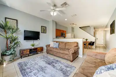 Image de Comfy Townhome Minutes from Disney