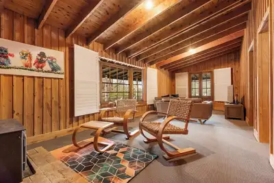Image de Cedar Log Cabin Bush Retreat – Pet-Friendly | Fire Pit | Wildlife Escape