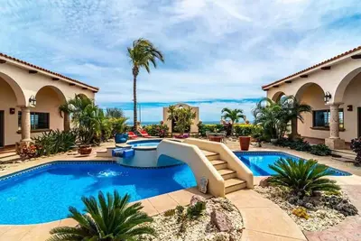 Image de Spanish Villa for 20: Pool, Gym, Sauna, Ocean View