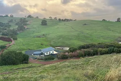 A peaceful Ferguson valley getaway close to Mtb trails, wineries, and breweries