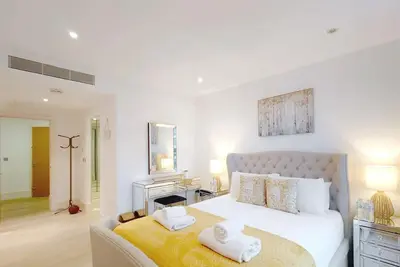 Image de 3 Bed Serviced Apartment in Battersea River views