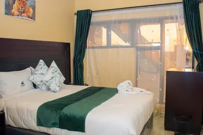 Image de Spacious 18-bedroom lodge in gorgeous Kadoma with WiFi, comfy beds and many more