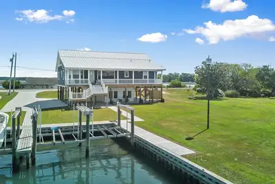 Image de Intracoastal Waterway Soundfront 4br w/ Dock, Boat Lift, & Stunning Water Views