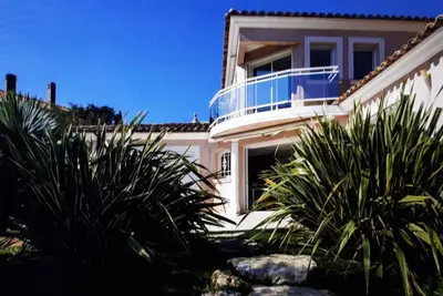 Image de Appartement vue mer dans villa contemporaine