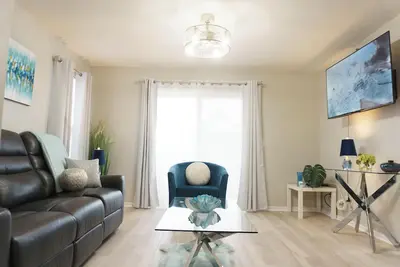 Image de Upscale Long Stay: King Bed-WiFi-Pet Ok-Washer/Dryer-Ac-16mi->Arrowhead-North Kc