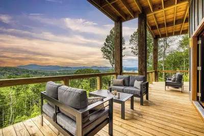 Image de Horizon Ridge-Amazing view, new, hot tub, fire pit