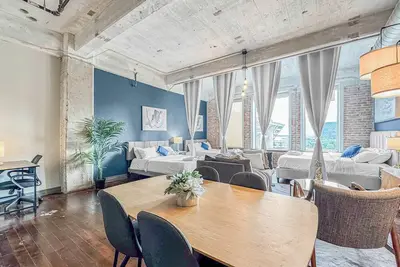 Image de Elegant 2bd | Dt Dallas | Sleeps 16 | Free Parking