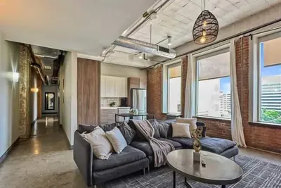 Image de Stylish 2bd Stay | Dt Dallas | Free Parking | 5 Guests