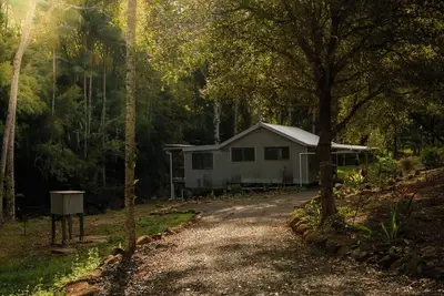 Image de Secluded Creekside Cabin for 2 - A Private Nature Escape in the Byron Hinterland