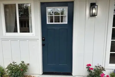 Image de Fancy Nancy’s cottage in the heart of Summit, located near shops and restaurants