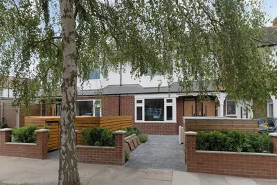Image de Modern Comfort Near Wimbledon – Relax, Explore, Enjoy!